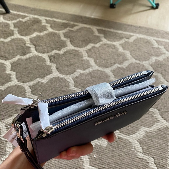 MK Wristlet PHONE Wallet DOUBLE ZIP - Picture 5 of 6